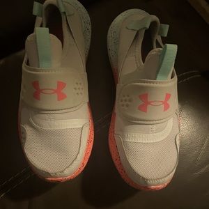 Under armor youth size 3